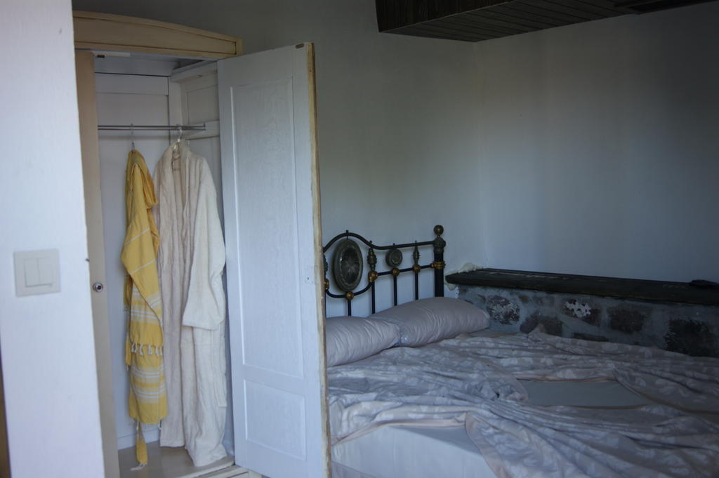 Mahzen Hotel Ayvalı Rom bilde