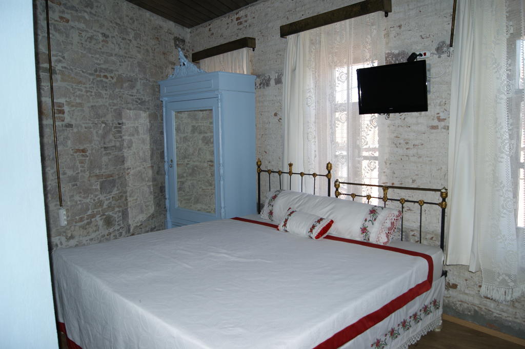 Mahzen Hotel Ayvalı Rom bilde