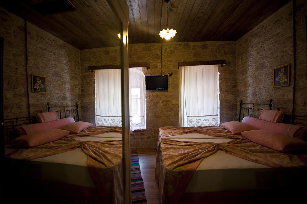 Mahzen Hotel Ayvalı Rom bilde